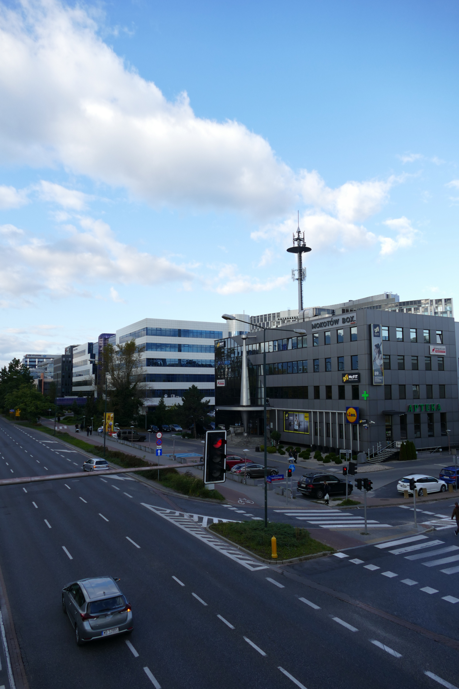 Zdjęcie architektury budynku 2000 Plaza (obecnie Mokotów Box)
